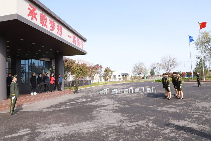 省审计厅审计组临时党支部与石家庄南收费站党支部开展党建共建活动 (1)