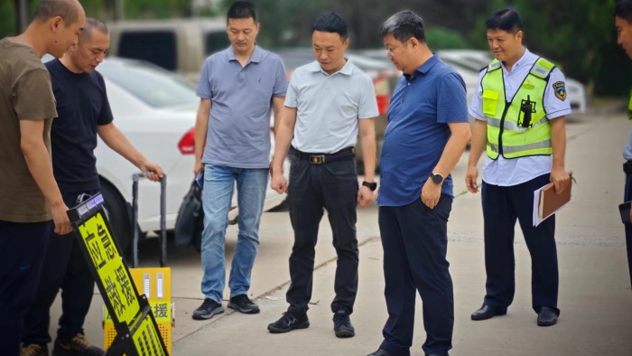 b235392e47c1ebc75bed9c9d8559563