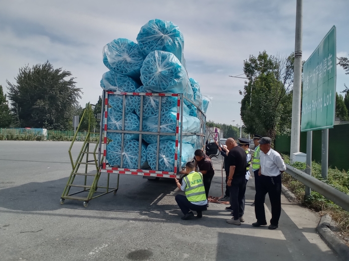 09-26霸州西帮助司机捡货