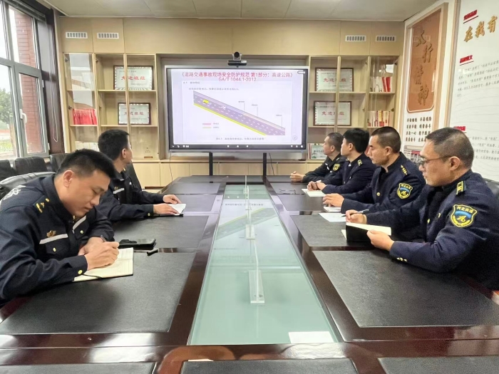 10-10南宫大队培训救援知识