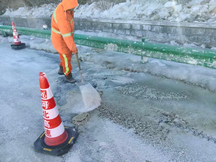 张家口分中心崇礼养护队春节在岗暖旅途！24小时坚守docx